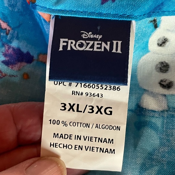 Scrub top with Frozens Olaf! Frozen brand ! 3 X-LARGE - Picture 5 of 5